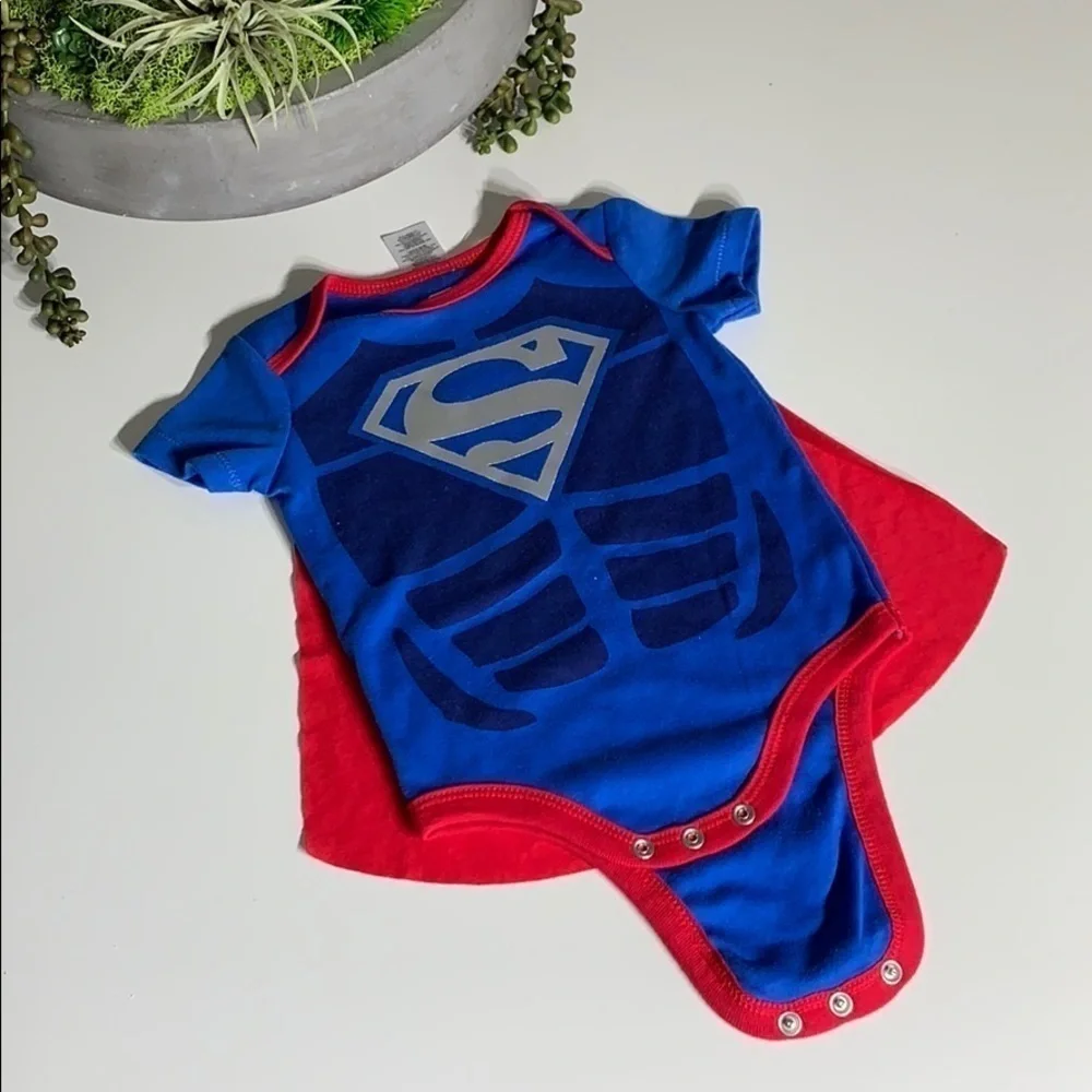 NWOT Superman Baby Onesie bodysuit attached cape